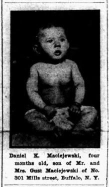 1913 Daniel K Maciejewski baby picture - Courier 9-28-1913